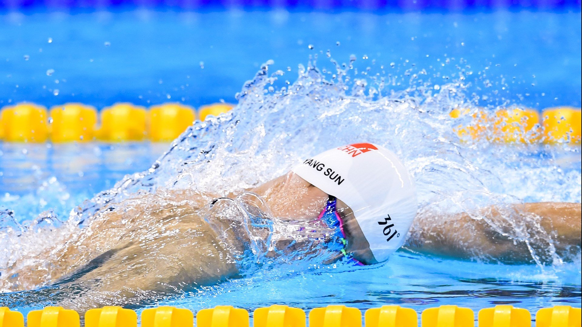 双城记，从戈贝尔的德甲统治到广厦的战术压制，现代篮球的胜利方程式