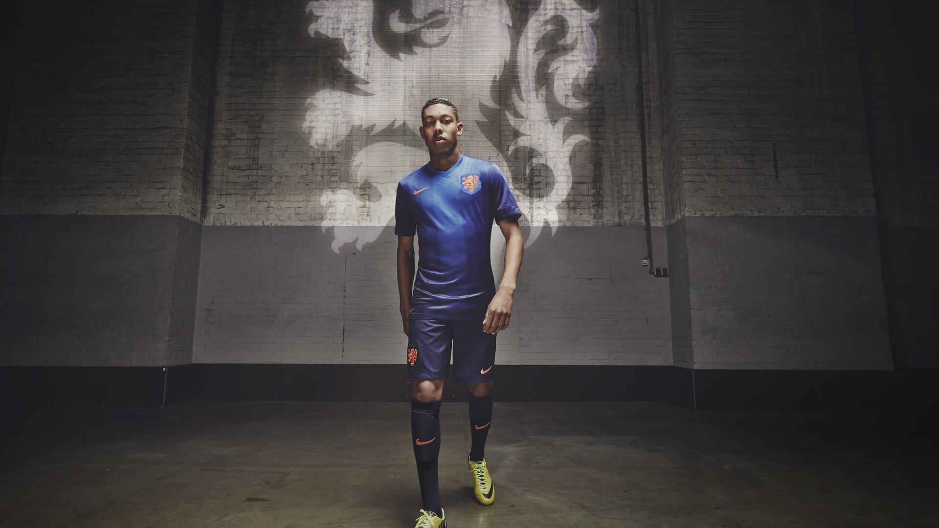 开云平台-双城记，曼城斩落加纳的战术启示与萨拉赫西决生死战的王者时刻